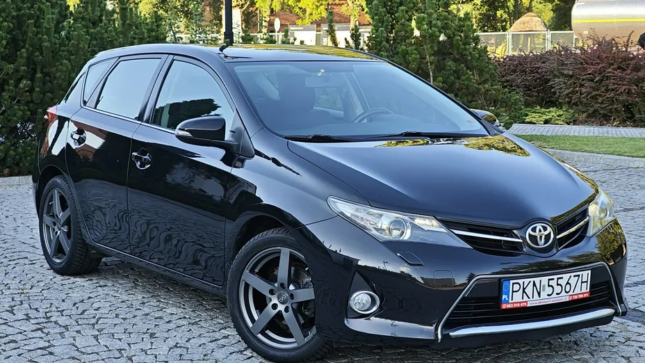 TOYOTA Auris -