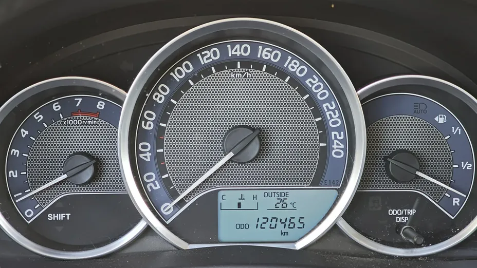 TOYOTA Auris -