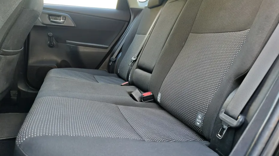 TOYOTA Auris -