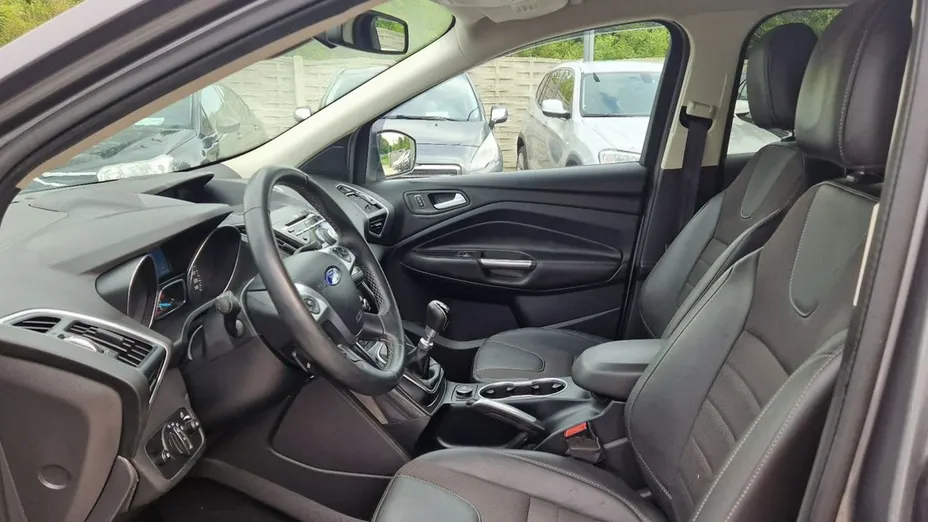 FORD Kuga -