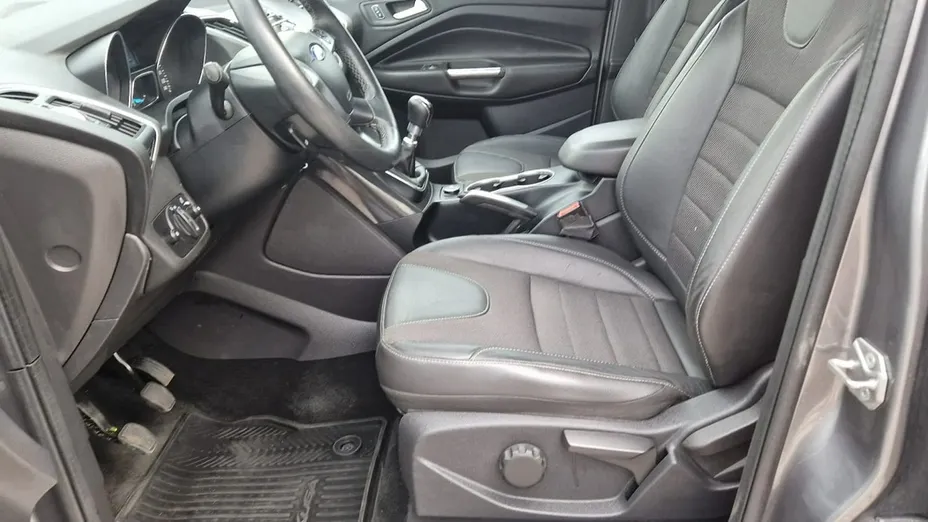 FORD Kuga -