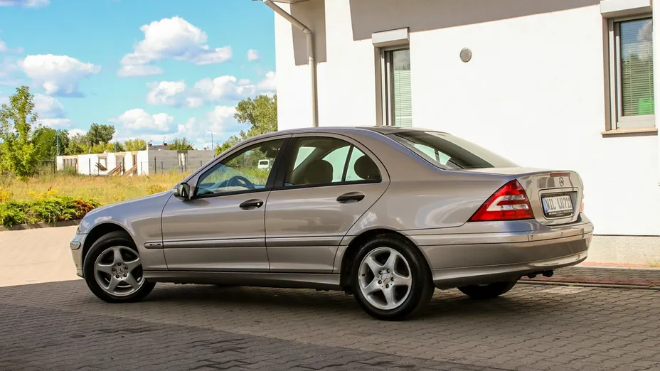 MERCEDES-BENZ C Klasa -