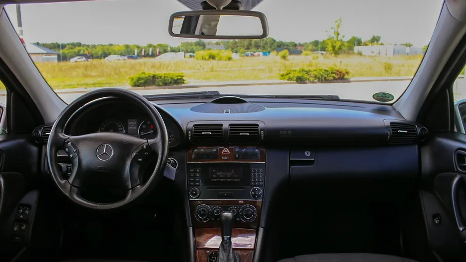 MERCEDES-BENZ C Klasa -