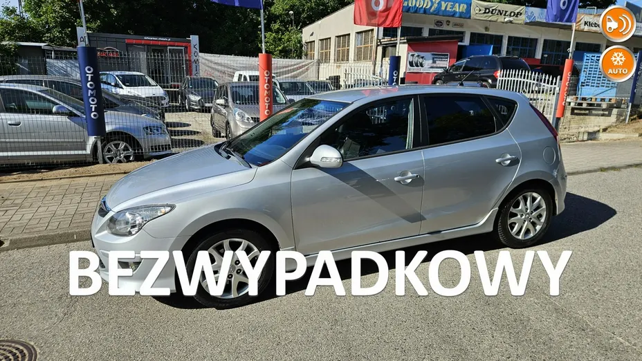 HYUNDAI i30 -