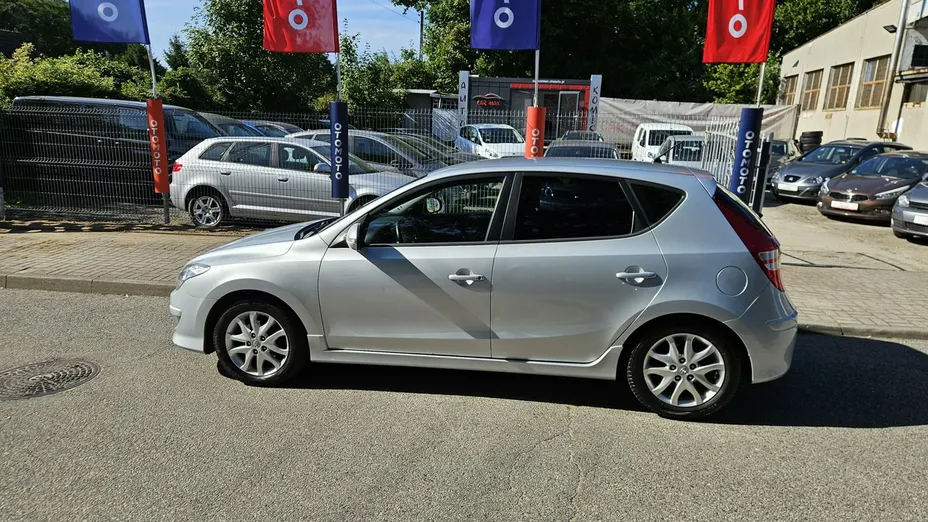 HYUNDAI i30 -