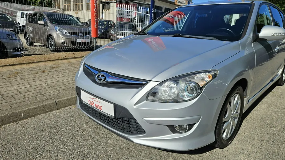 HYUNDAI i30 -
