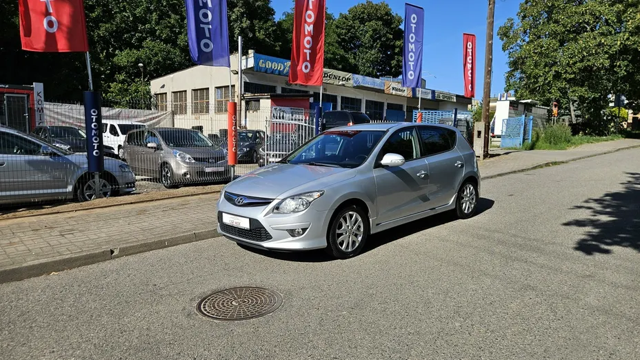 HYUNDAI i30 -