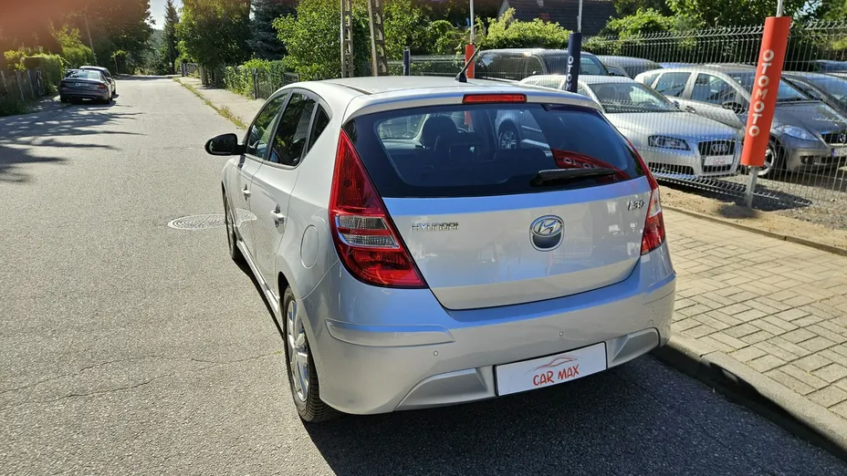 HYUNDAI i30 -