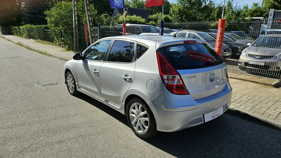 HYUNDAI i30 -