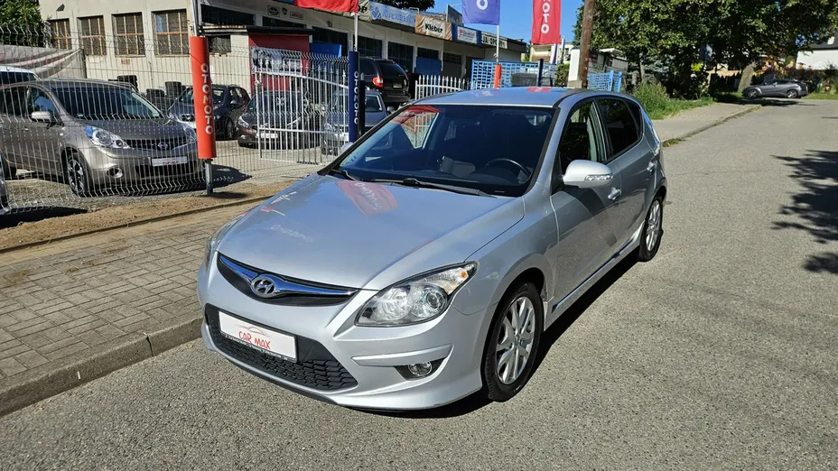 HYUNDAI i30 -
