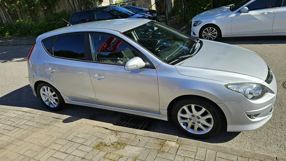 HYUNDAI i30 -