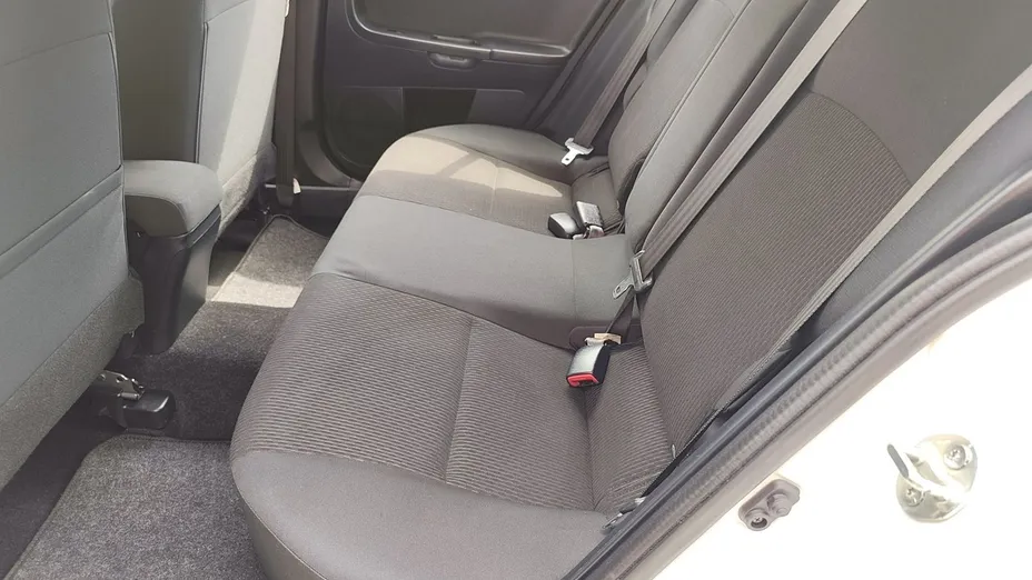 MITSUBISHI Lancer -