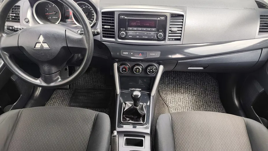 MITSUBISHI Lancer -