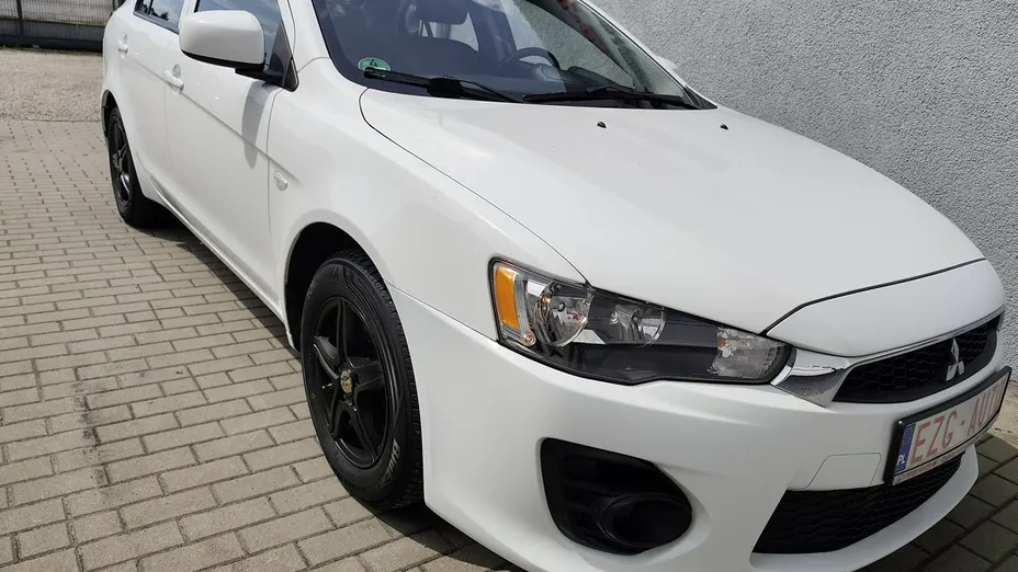 MITSUBISHI Lancer -