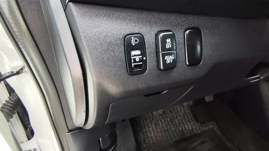 MITSUBISHI Lancer -