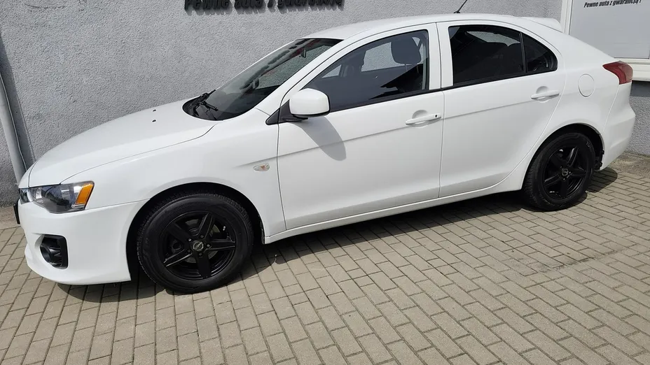 MITSUBISHI Lancer -