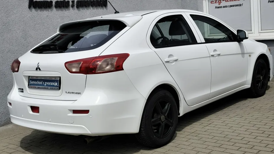 MITSUBISHI Lancer -