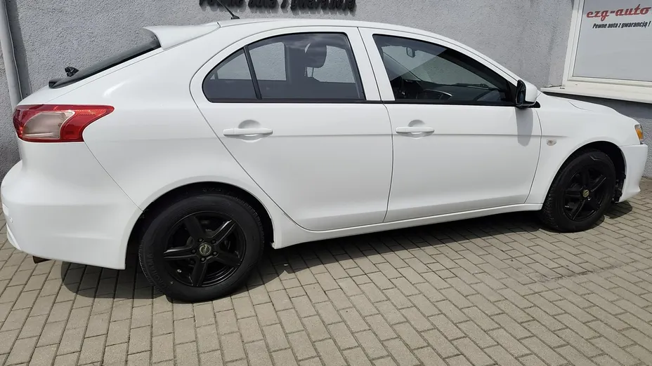 MITSUBISHI Lancer -