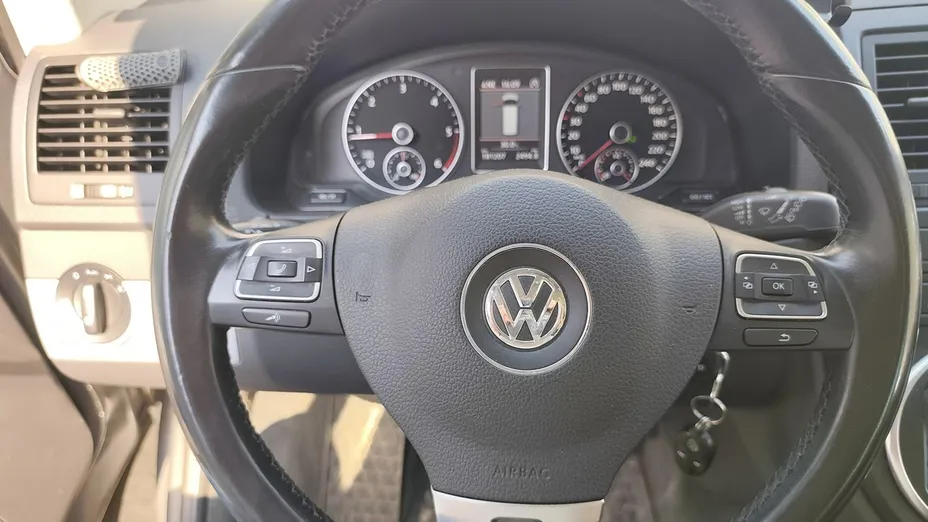 VOLKSWAGEN Multivan -