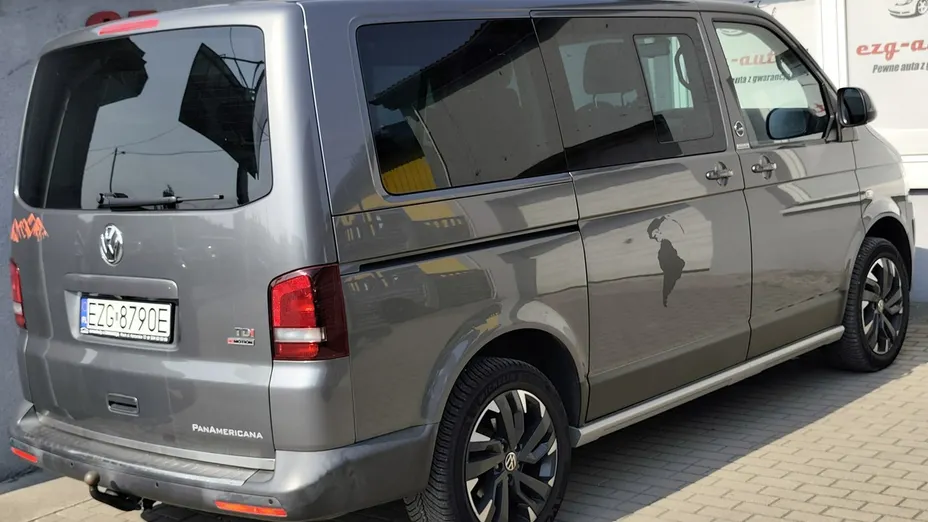 VOLKSWAGEN Multivan -