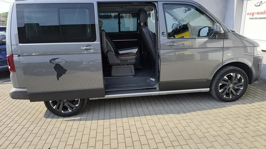 VOLKSWAGEN Multivan -