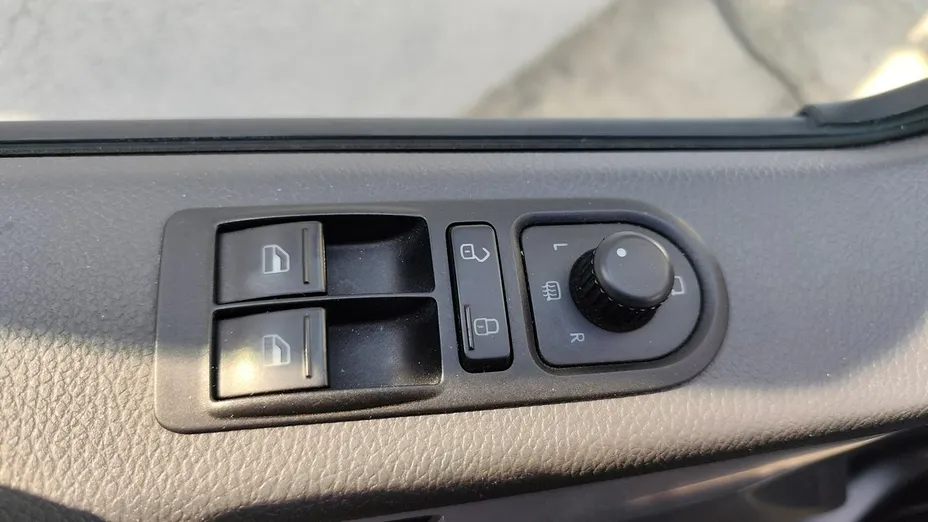 VOLKSWAGEN Multivan -
