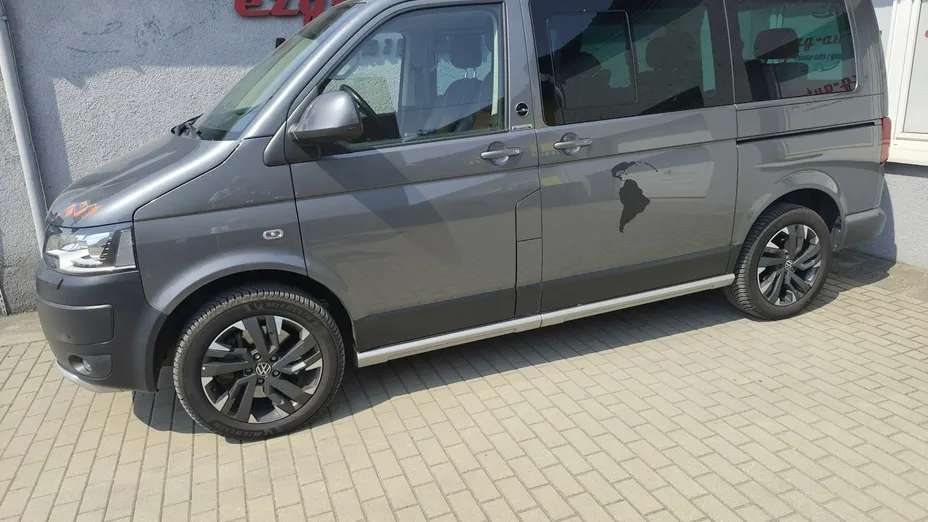 VOLKSWAGEN Multivan -