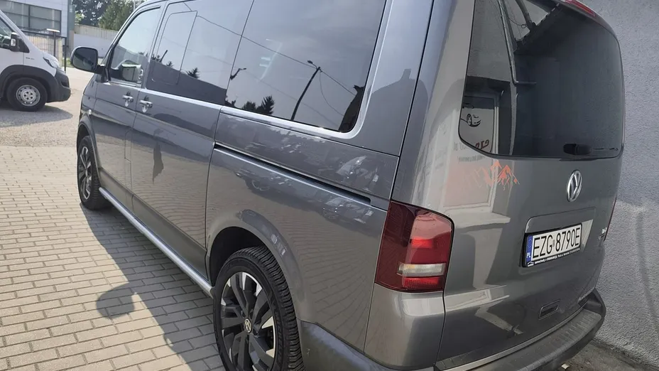 VOLKSWAGEN Multivan -