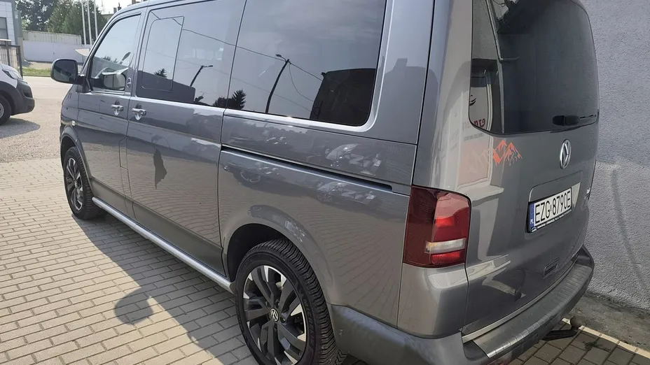 VOLKSWAGEN Multivan -