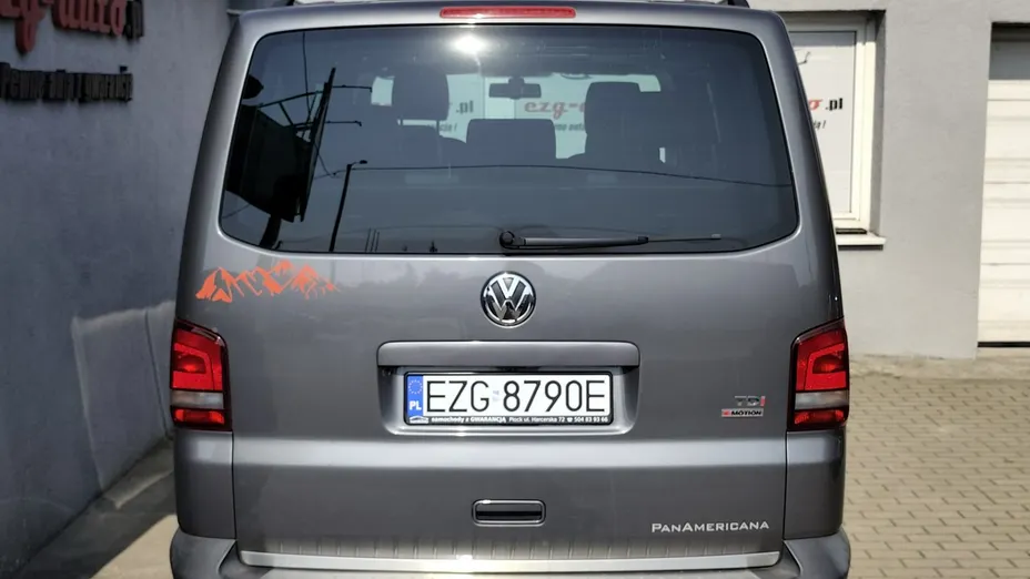 VOLKSWAGEN Multivan -