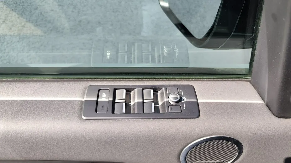 LAND ROVER Discovery -
