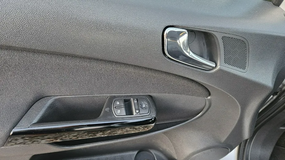 OPEL Corsa -