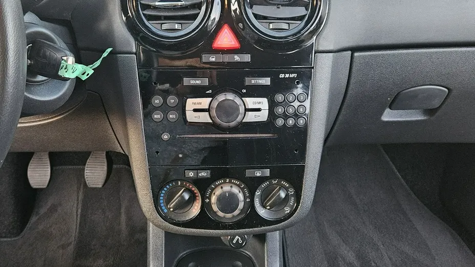 OPEL Corsa -