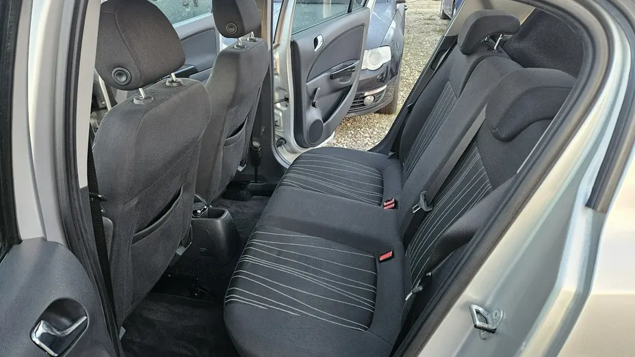 OPEL Corsa -