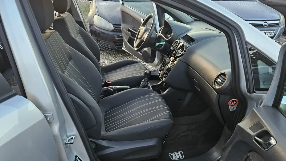 OPEL Corsa -
