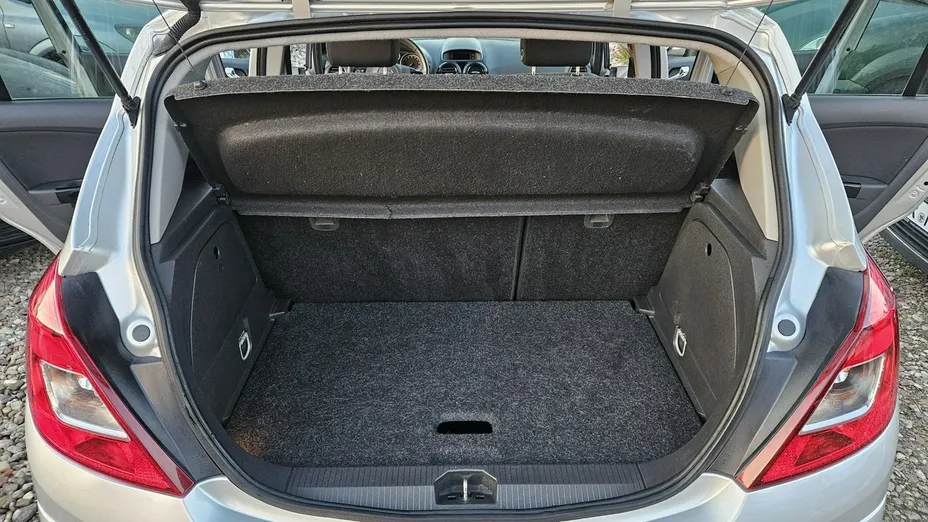 OPEL Corsa -