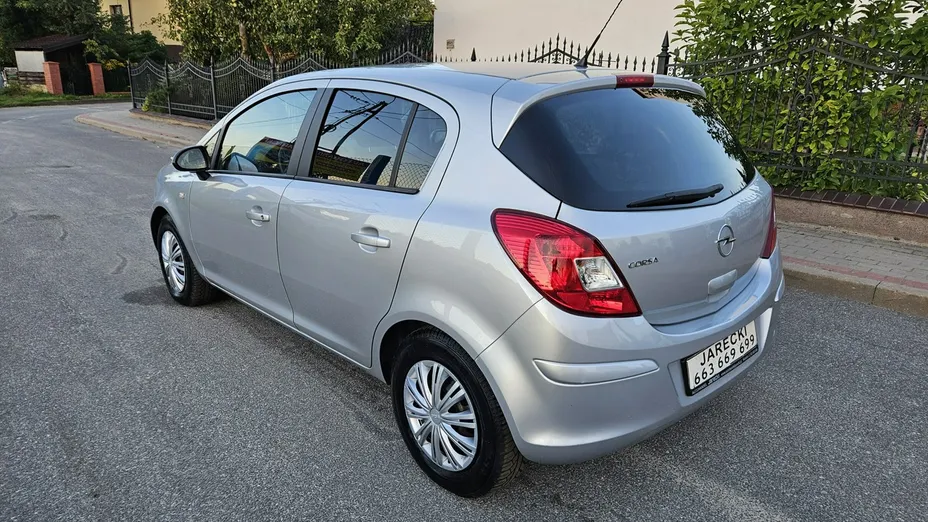 OPEL Corsa -