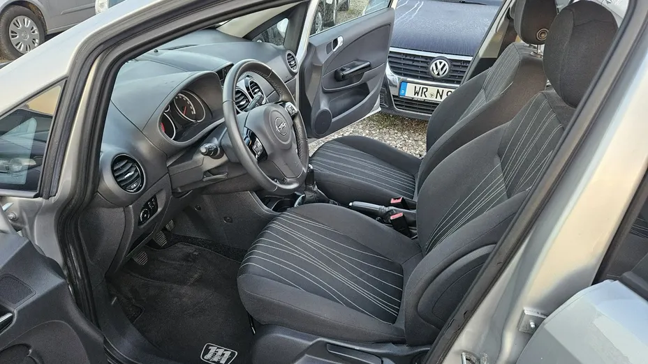 OPEL Corsa -