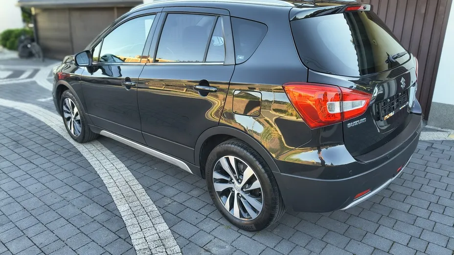 SUZUKI S-Cross -