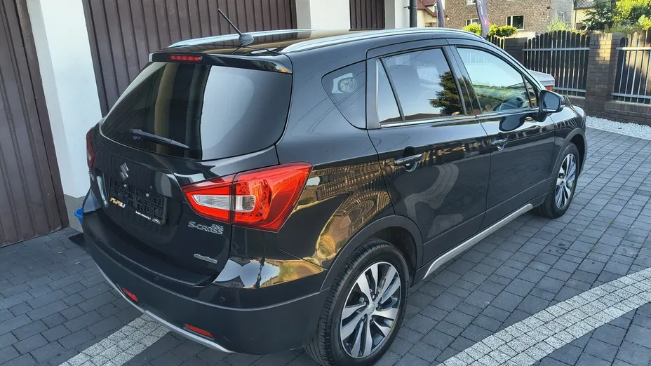 SUZUKI S-Cross -