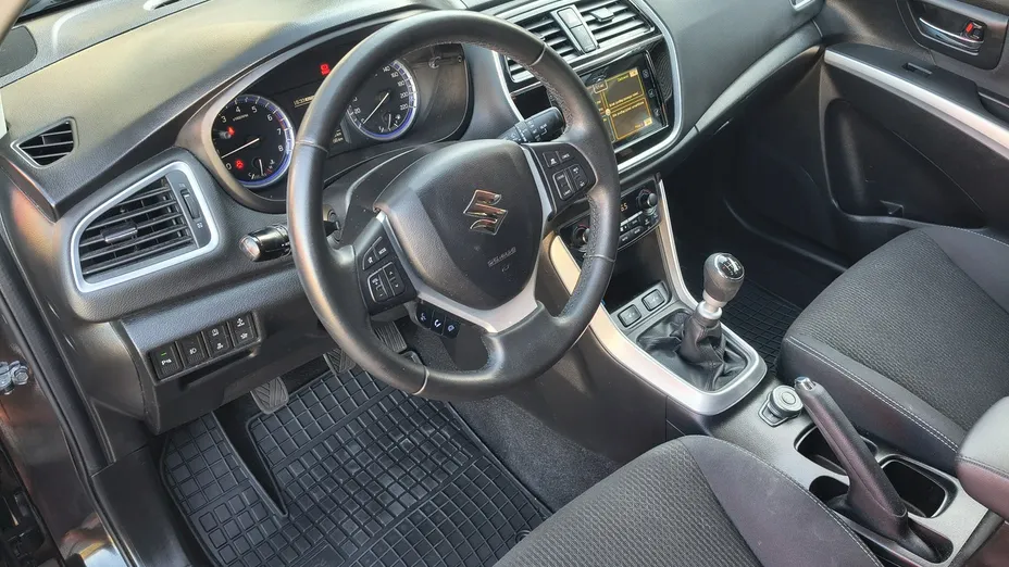 SUZUKI S-Cross -