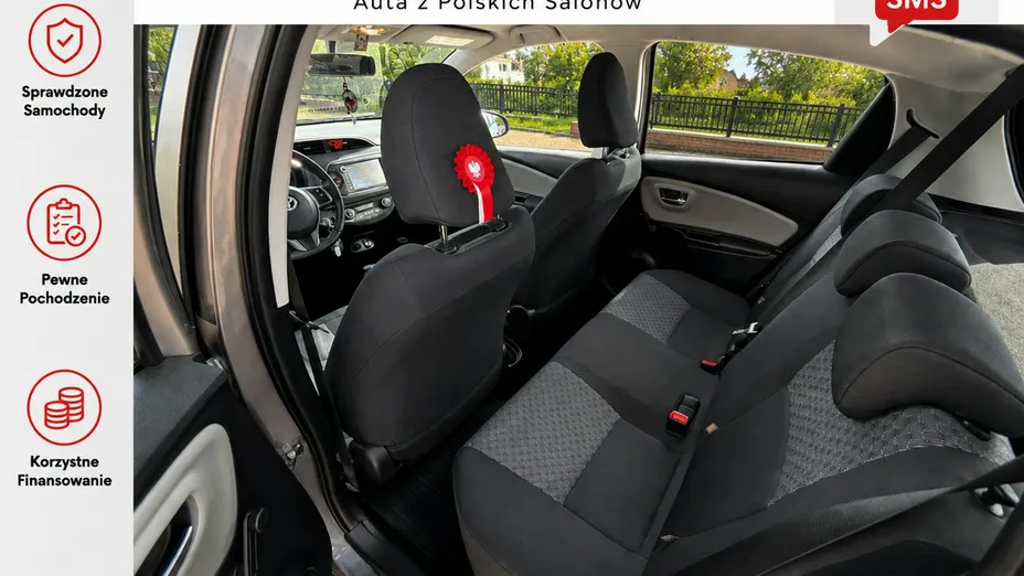 TOYOTA Yaris -