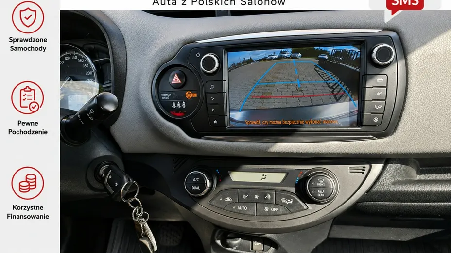 TOYOTA Yaris -