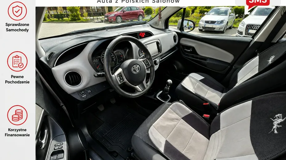 TOYOTA Yaris -