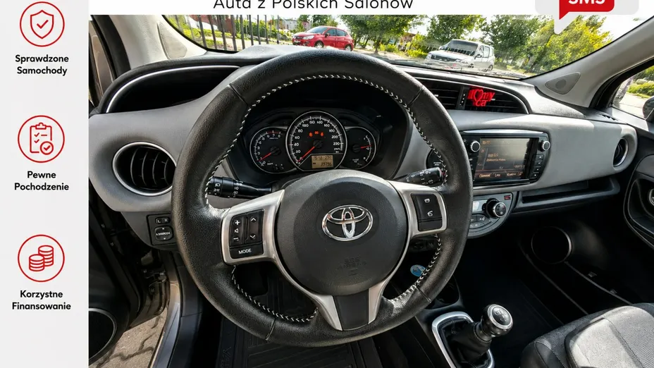 TOYOTA Yaris -