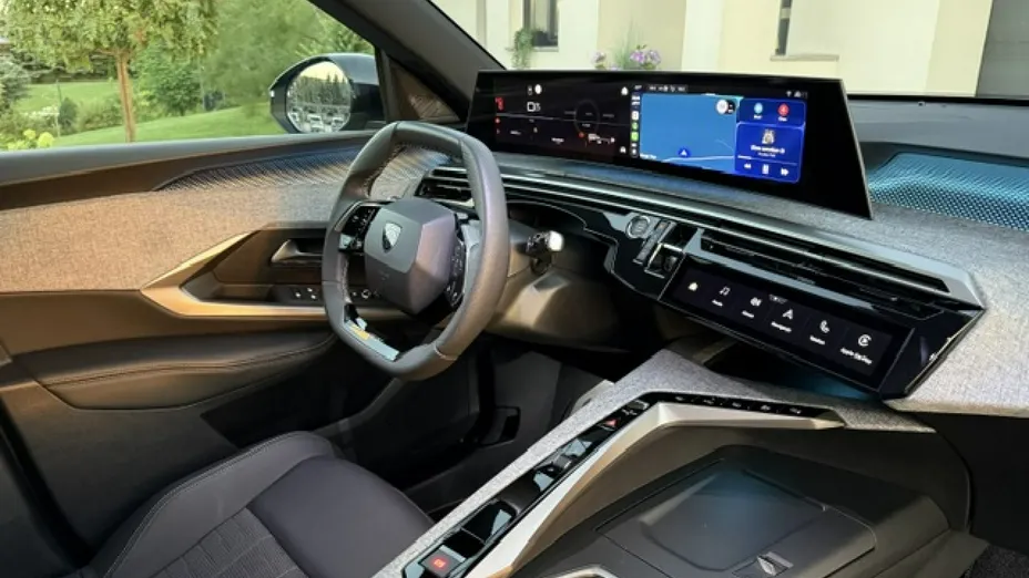 PEUGEOT 3008 -