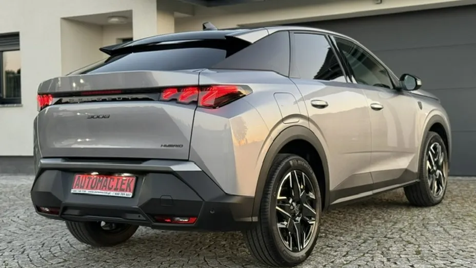PEUGEOT 3008 -