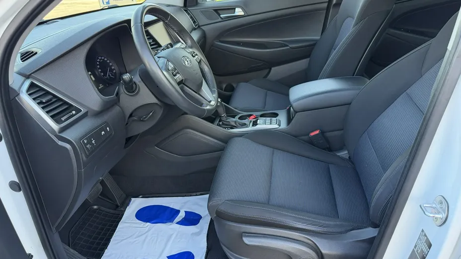 HYUNDAI Tucson -