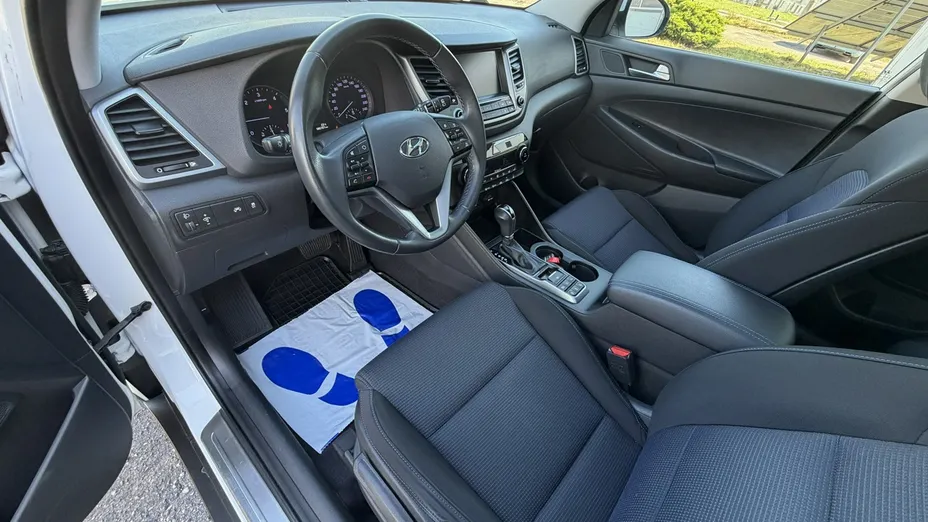 HYUNDAI Tucson -