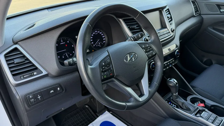 HYUNDAI Tucson -